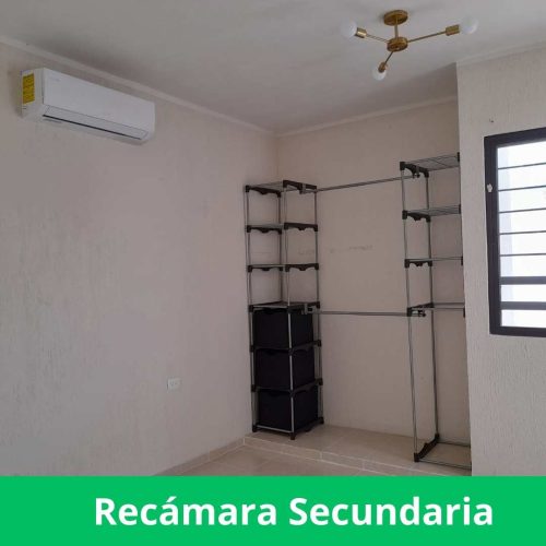 10 Casa en Renta en Caucel - Recamara con Aire Acondicionado Y closet vestido