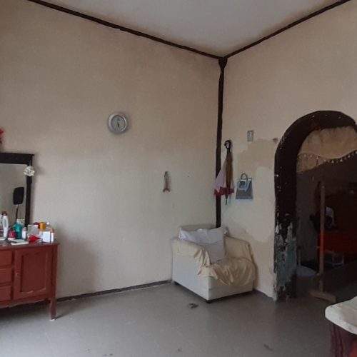 Imagen 1 de la sala de la casa en venta en el centro de Mérida, cerca de la Ermita, ideal para remodelar.
